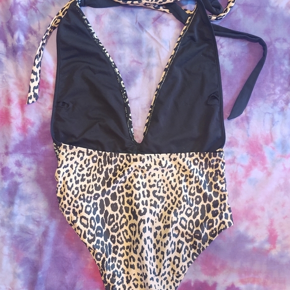 Holographic and Natural Leopard Plunge One-Piece: 0XL - Picture 3 of 6